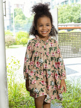 1pc Girls Casual Floral Print Ruffle Sleeve & Neckline Tiered Dress
